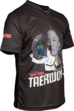 ITF T-Shirt „General Choi“ mit V-Ausschnitt – Bild 2