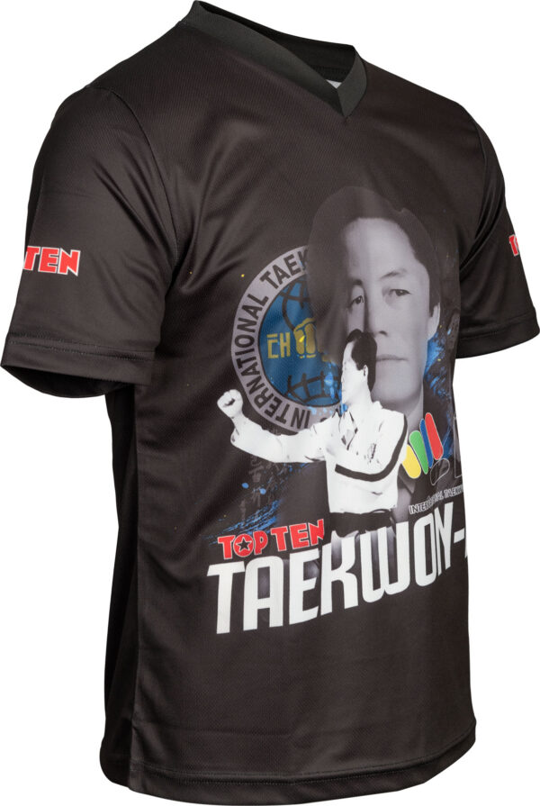 ITF T-Shirt „General Choi“ mit V-Ausschnitt – Bild 2